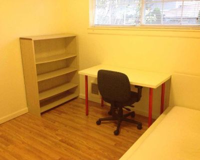 Deposit: $650.00 * Utilities included?: No * Fees apply?: No. References are not required. Non-smoking. Furnishings: Furnished * Disabled access: * Living room: shared. Availability Available Now Minimum term 1 month Maximum term None. There are bedrooms available in a br ba house. The smaller room is sq ft, rent for $ plus shared utilities, available November . The bigger room is sq ft, rent f...