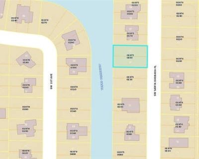 Single Family Home For Sale in CAPE CORAL, FL