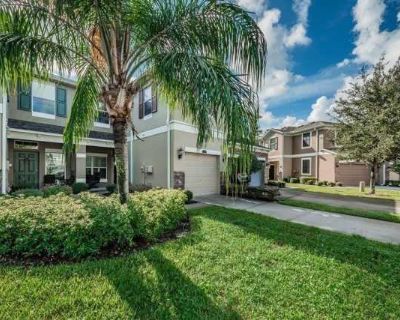 3 Bedroom 2.5BA 1989 ft Pet-Friendly Apartment For Rent in Keystone, FL