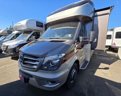 2019 Tiffin Motorhomes Wayfarer 24TW