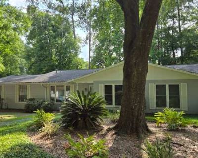 4 Bedroom 2.5BA 2505 ft Pet-Friendly Apartment For Rent in Alachua County, FL