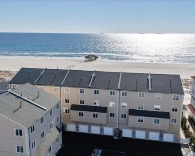 422 Oceanfront. Yearly Direct Oceanfront Townhouse Rental - Long Beach, NY Live where every day feels like a vacation in this stunning Oversized 3 Bed / 4 Bath direct oceanfront townhouse located in one of Long Beach's most sought-after beach front communities! Open-concept floor plan with sun-drenched living spaces. Two private decks with breathtaking sunrise and sunset views - one off the liv...