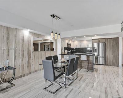 Collins Ave. Spacious and upgraded 2 bed + den, 2 bath residence available for long-term rental in the heart of Sunny Isles. Located just across the street from the beach, this unit offers a flexible layout ideal for working from home or hosting guests. Enjoy resort-style amenities including a large pool, fitness center, mini market, cafeteria, and more. The building provides 24/7 security, and...