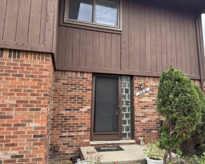 Darlene Dr, Sterling Heights, Condo For Rent