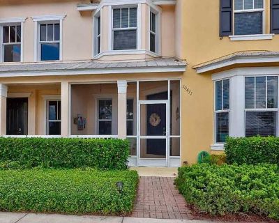 3 Bedroom 2.5BA 1706 ft Pet-Friendly Townhouse For Rent in Port St. Lucie, FL