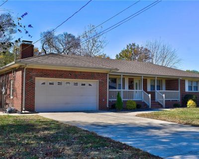 3 Bedroom 2BA 1916 ft Apartment For Rent in Virginia Beach, VA