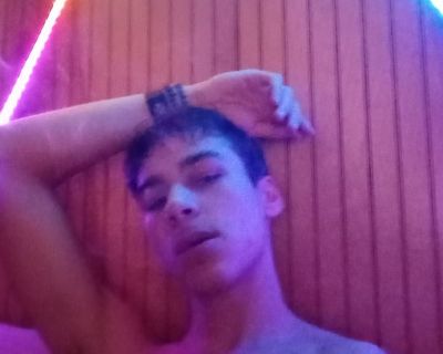 I treat people as they treat me. If ur a good person and a nice roommate, then your going to see the same in me. I stick to myself unless people want to be bothered. Like to do my own thing fr..