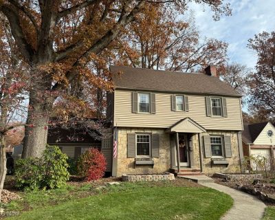 5 Bedroom 2BA 2054 ft Single Family House For Sale in Warren, OH