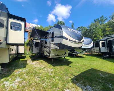 2022 Forest River Rockwood Ultra Lite FW 2893BS