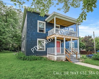 2 Bedroom 1BA 704 ft Pet-Friendly Apartment For Rent in Minneapolis, MN