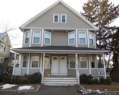 3 Bedroom 1BA 2612 ft Apartment For Rent in Fairfield, CT