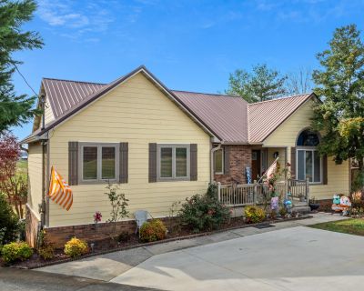 2 Bedroom 3BA 2294 ft Single Family House For Sale in Sevierville, TN