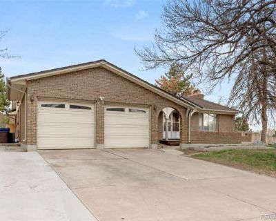 4 Bedroom 3BA 2621 ft Single Family Home For Sale in LAKEWOOD, CO