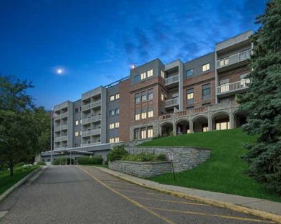 2 Bedroom 2BA 1200 ft Condominium For Sale in SAINT PAUL, MN