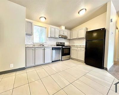 3 Bedroom 2BA 1100 ft Apartment For Rent in Denver, CO