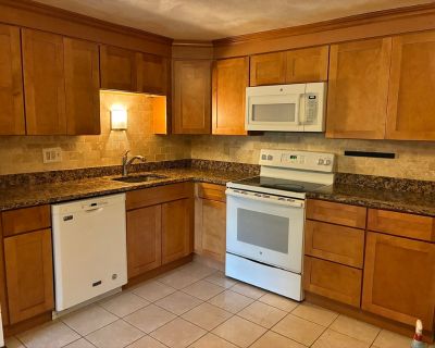 2 Bedroom 1BA 830 ft Condo For Sale in Boxborough, MA