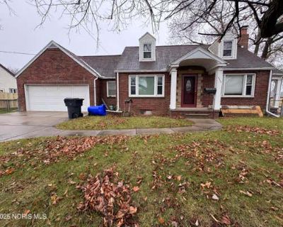3 Bedroom 2BA 1490 ft Single Family Home For Sale in TOLEDO, OH