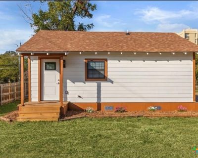 2 Bedroom 1BA 624 ft Single Family House For Rent in Seguin, TX