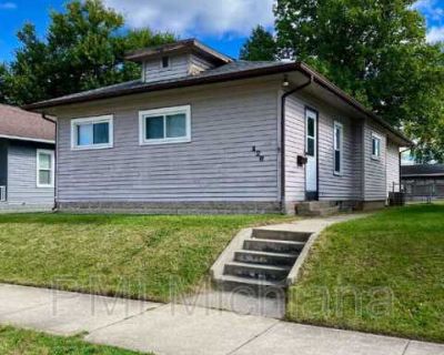 3 Bedroom 1BA 1120 ft Pet-Friendly Apartment For Rent in Mishawaka, IN