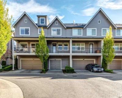 3 Bedroom 2.5BA 1467 ft Apartment For Rent in Issaquah, WA