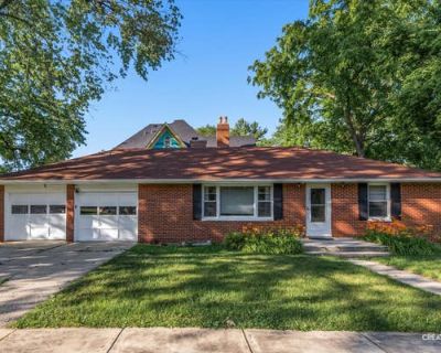 2 Bedroom 1BA 1026 ft Single Family Home For Sale in OSWEGO, IL