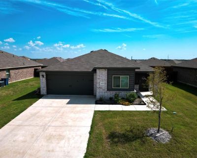 1503 Cotton Gin Court. Property for Rent in Royse City, TX for $2,400 with 3 bedrooms and 2 full baths. This 1,566 square foot property was built in 2021 on a lot size of 0.179.. None. This well-maintained single-owner home, located in the sought-after Magnolia Pointe Community, is ready for a new family. With three bedrooms and two bathrooms, this home offers an open floor plan that's perfect ...