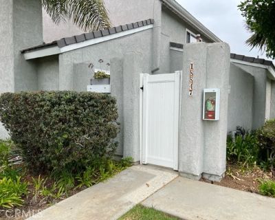 2 Bedroom 3BA 1287 ft Condo For Rent in Huntington Beach, CA