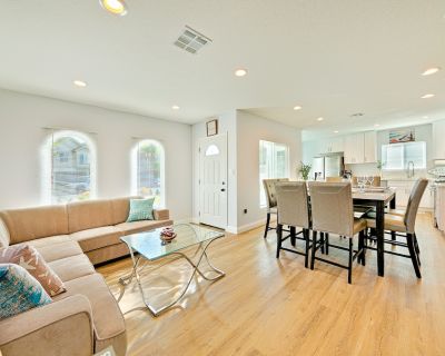 Dual-Home Property with 2 Full Kitchens, Fast WiFi, Fireplace, & Patio - Dogs OK - Newport Beach