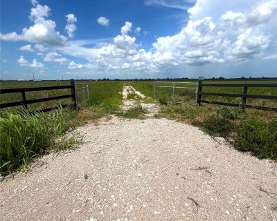 1 Bedroom Studio For Sale in Eagle Lake, TX