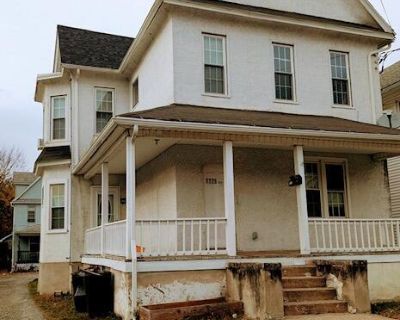 2 Bedroom 1BA 950 ft Single Family House For Rent in Scranton, PA