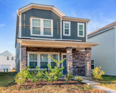 Beautiful and Spacious Home in the Heart of Pineville!. image_url. On-site laundry Pet friendly Walk in closets Refrigerator Unit Amenities refrigerator walk in closets Property Amenities pet friendly on-site laundry cats allowed dogs allowed. Pets allowed. 3 Bedroom. 2.5 Bathroom. 1875 ft