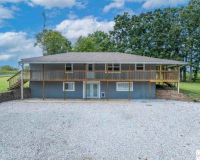 4 Bedroom 2BA 3600 ft Single Family Home For Sale in SMITHTON, MO