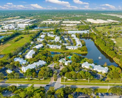 1 Bedroom 1BA 725 ft Pet-Friendly Apartment For Rent in Palm City, FL