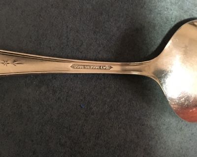 1847 ROGERS SILVERWARE from early 1900’s   Silver plated. Whole set   12 settings. Extras with it to