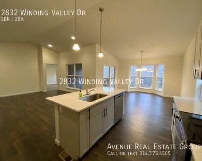 3 Bedroom 2BA 1539 ft Pet-Friendly Single-family home For Rent in Fenton, MO