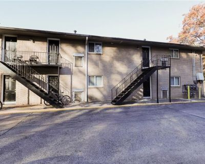 2 Bedroom 1BA 760 ft Apartment For Rent in College Park, GA