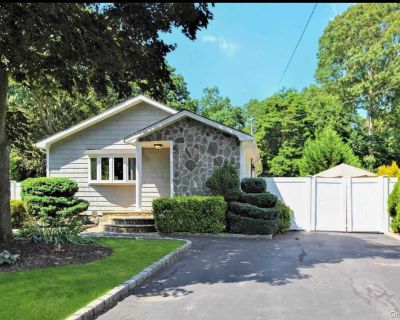 3 Bedroom 1BA 1107 ft Single Family House For Sale in Shirley, NY