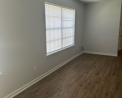 3 Bedroom 2BA 1791 ft Pet-Friendly Apartment For Rent in Tyler, TX