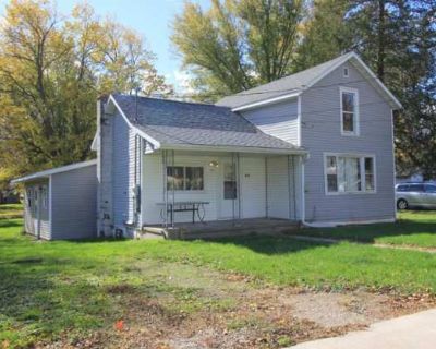 3 Bedroom 1BA 1100 ft Apartment For Rent in Sparta, WI