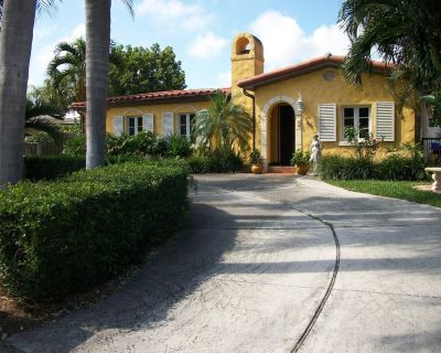 2 Bedroom 3BA 2330 ft House For Rent in Boca Raton, FL