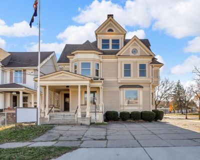 3393 ft Commercial Property For Sale in Jackson, MI