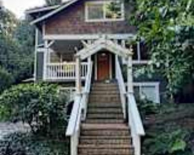 3 Bedroom 2BA 1410 ft² Pet-Friendly House For Rent in Seattle, WA 2202 Fairmount Ave SW