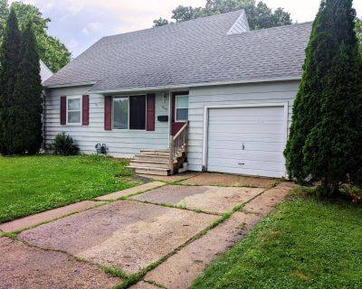3 Bedroom 2BA 1812 ft Single Family House For Sale in Austin, MN