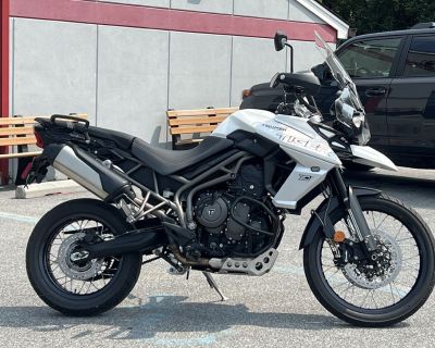 2018 Triumph Tiger 800 XCX Crystal White