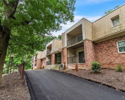 2 Bedroom 2BA 1001 ft Condominium For Sale in PITTSBURGH, PA
