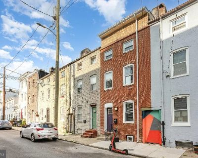 Deposit: $795.00 * Utilities included?: No * Fees apply?: No. References are not required. Non-smoking. Furnishings: Furnished * Disabled access: * Living room: shared. Availability Available Now Minimum term 1 month Maximum term None. Furnished Rooms in a Newly Renovated Spacious House at S. Regester St, Walking Distance from JHU Medical Campus located in Upper Fells Point, just minutes walkin...