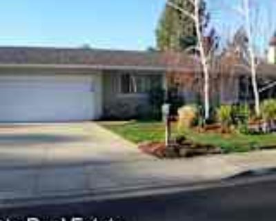 3 Bedroom 2BA 1368 ft² House For Rent in Concord, CA 5338 Meadow Wood Pl