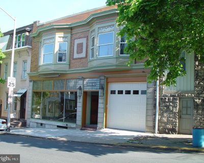 3 Bedroom 3BA 1500 ft Apartment For Rent in Reading, PA