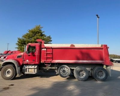 2016 MACK GRANITE GU713