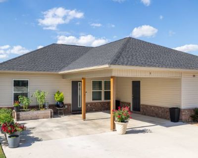 2 Bedroom 2BA 1116 ft Apartment For Rent in Garland County, AR